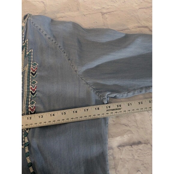 Reba Chambray Southwest Embroidered Cowgirl Festival Button Down Medium - Picture 3 of 8